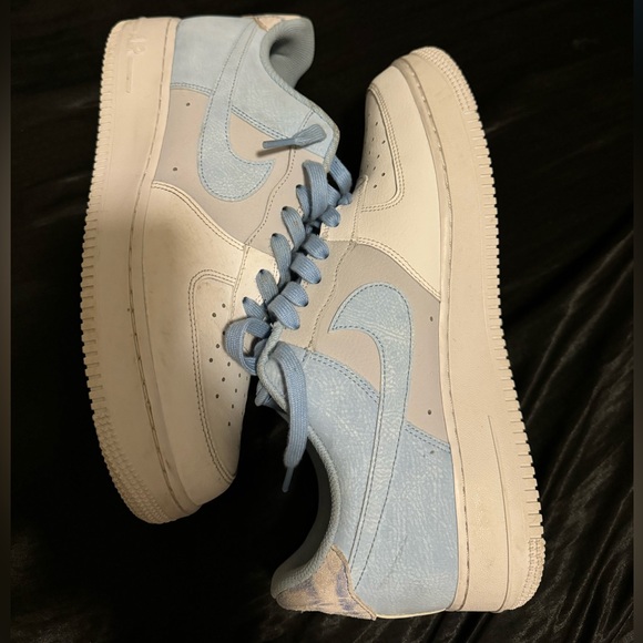 Air Force 1 ‘07 LV8 ‘Psychic Blue’